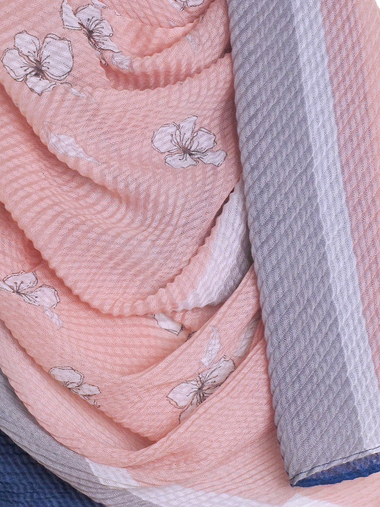 Pink Daisy Crinkle Cotton Hijab